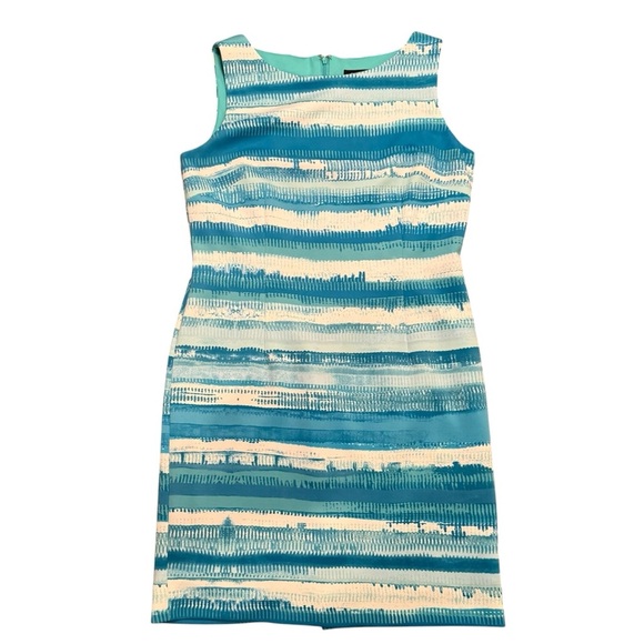 Tahari Dresses & Skirts - TAHARI Blue/White Ombré Striped Sleeve Shift Dress Size 10/Medium MSRP $195